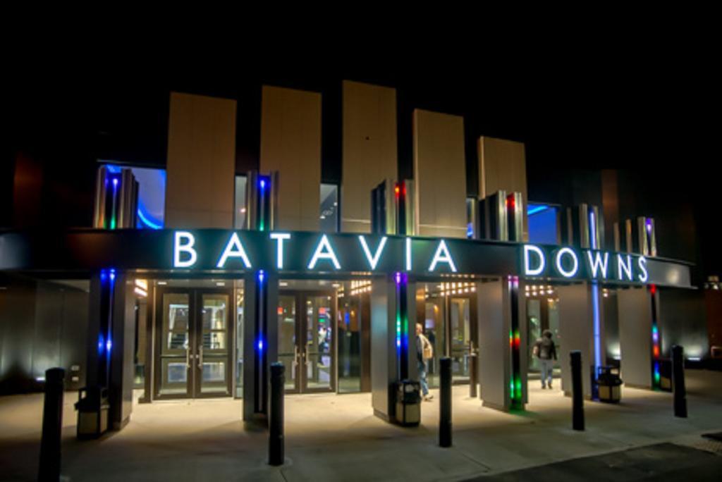 Hotel At Batavia Downs エクステリア 写真